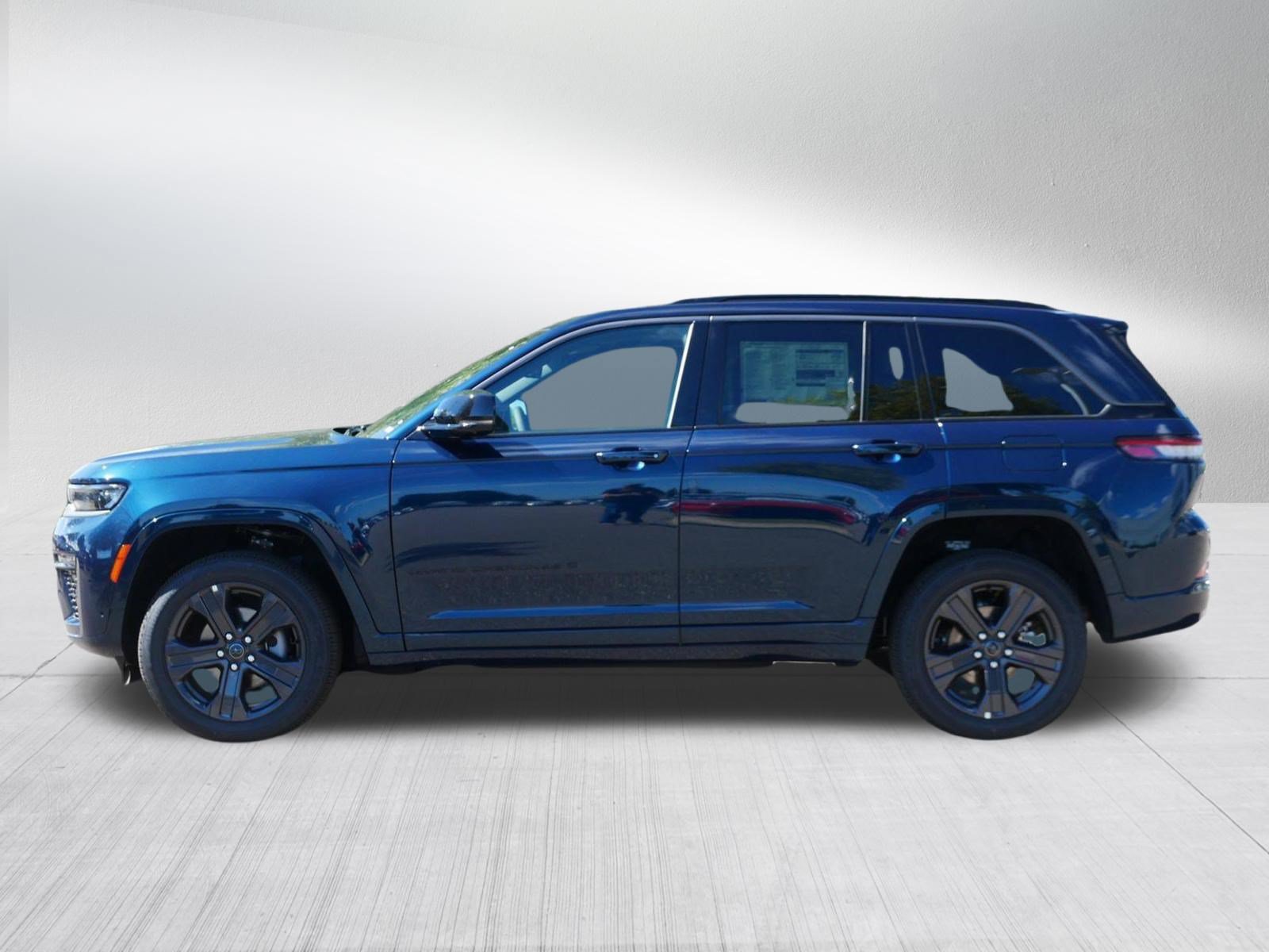 New 2027 Jeep Grand Cherokee Limited AWD/4WD image 4
