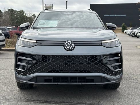 New 2026 Volkswagen Tiguan SE R-Line FWD image 8