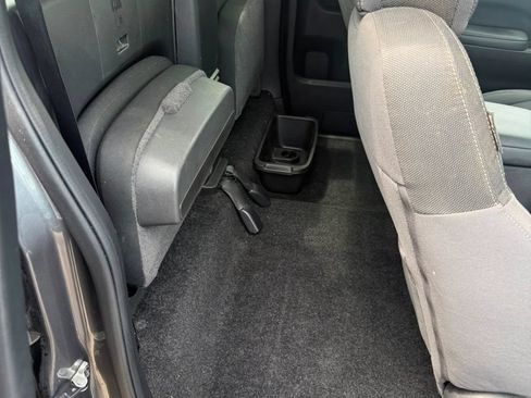 Used 2023 Nissan Frontier SV w/ Technology Package RWD image 11