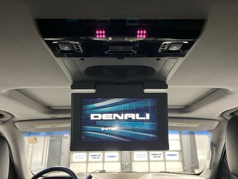Used 2017 GMC Yukon Denali w/ Open Road Package AWD/4WD image 39