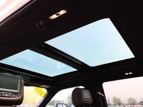 Used 2015 Ford F150 Platinum w/ Equipment Group 701A Luxury image 30