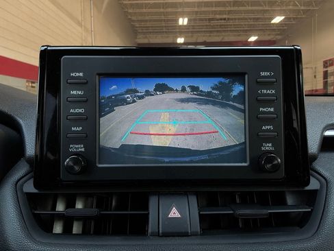 Used 2019 Toyota RAV4 XLE FWD image 36
