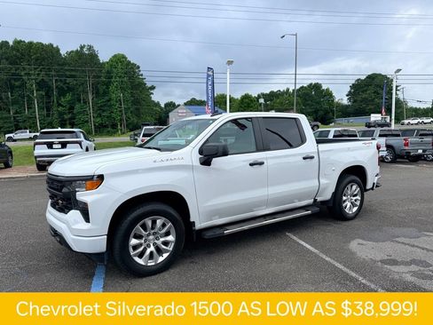 Used 2023 Chevrolet Silverado 1500 Custom AWD/4WD image 2