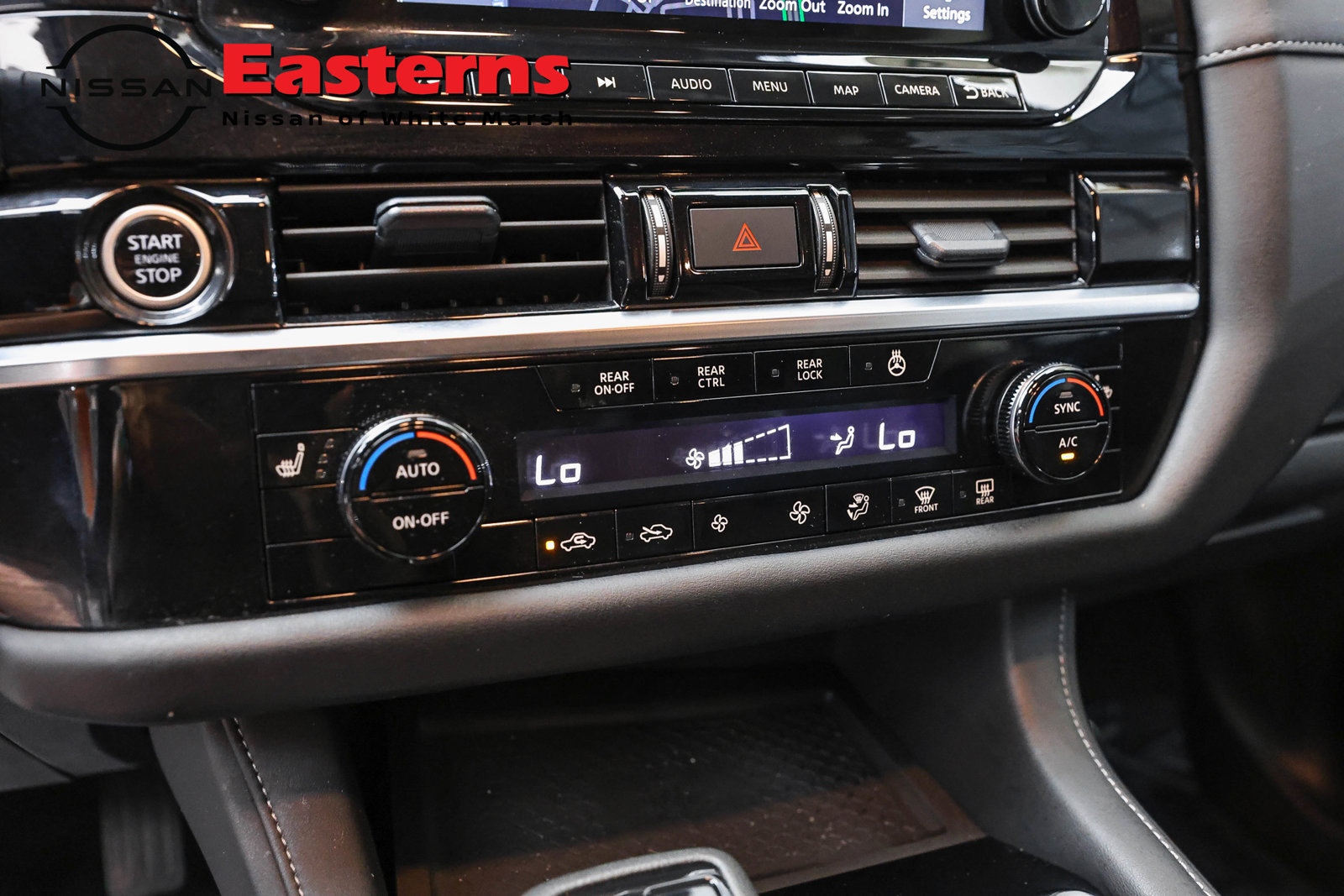 Used 2024 Nissan Pathfinder SL AWD/4WD image 19