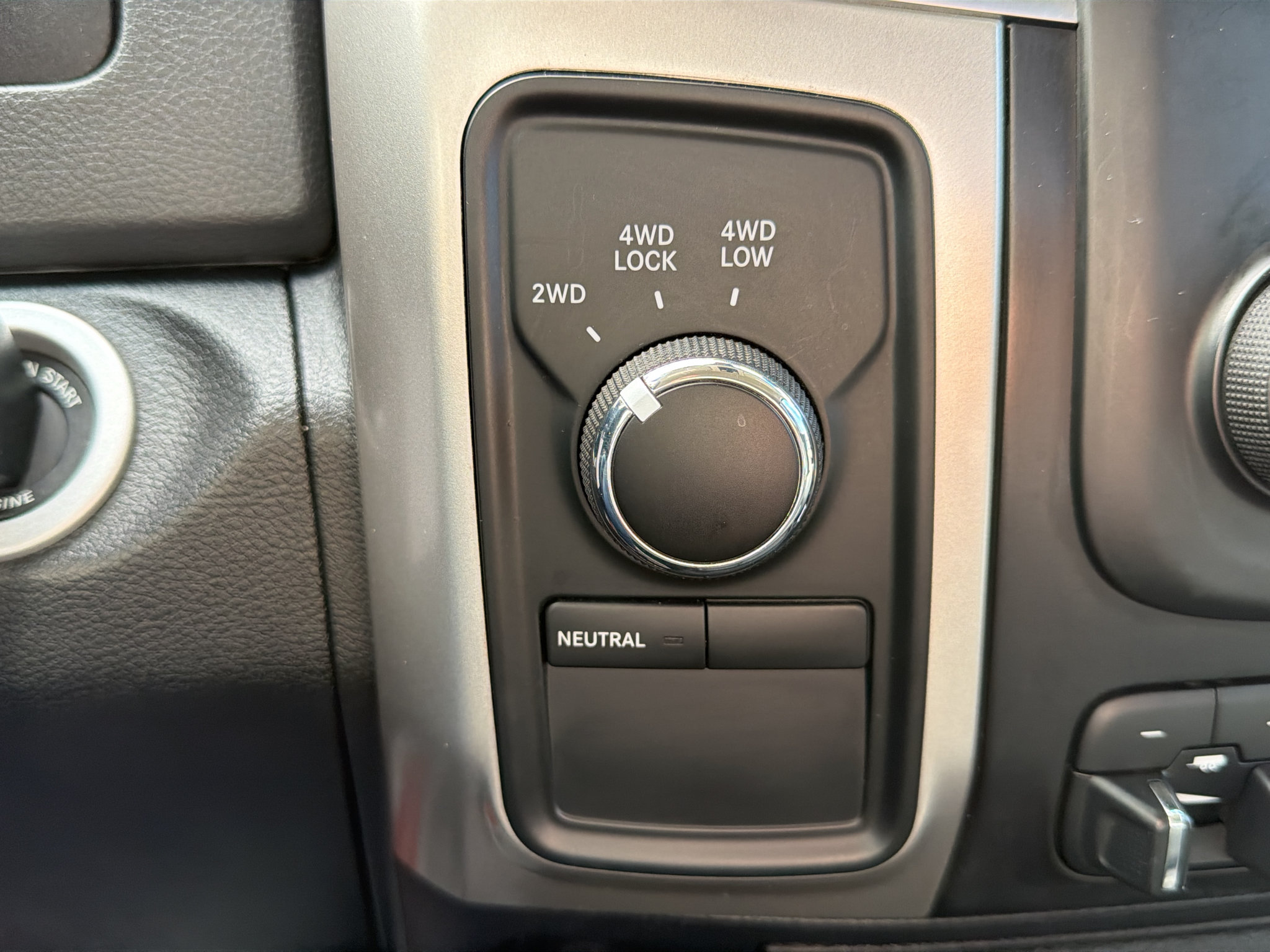 Used 2018 RAM 3500 SLT AWD/4WD image 27