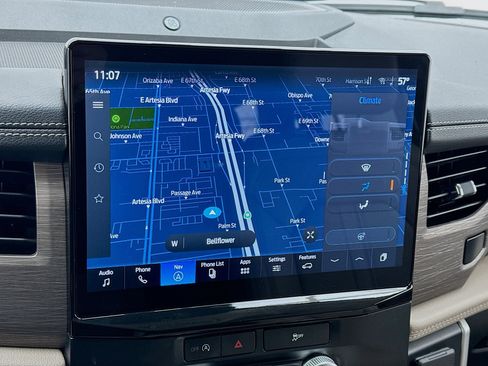 Used 2024 Ford Expedition Max Limited image 9