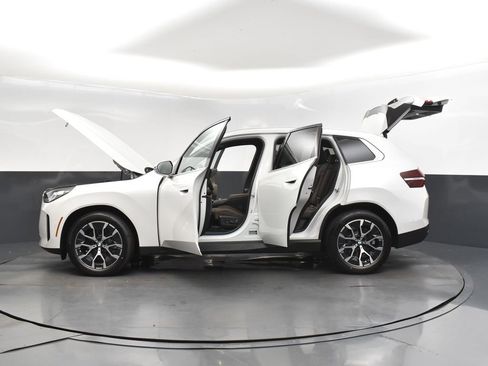 Certified 2025 BMW X3 xDrive30i w/ Premium Package image 46