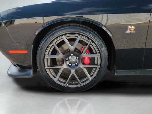 Used 2018 Dodge Challenger R/T Scat Pack w/ Leather Interior Group RWD image 24