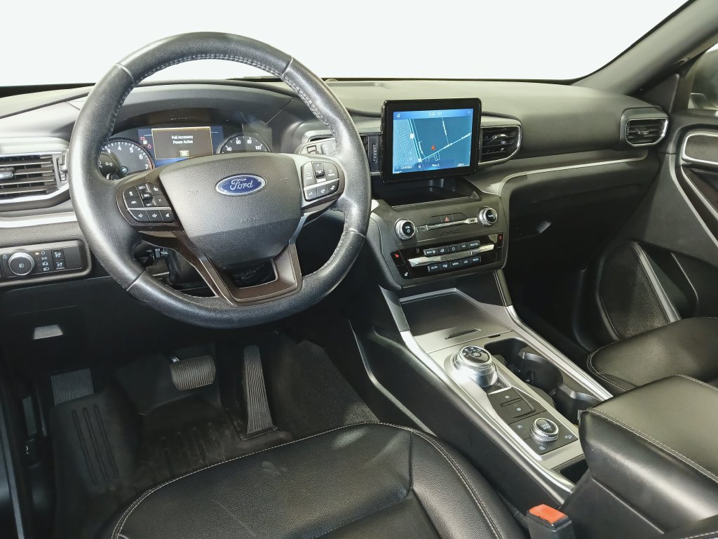Used 2020 Ford Explorer XLT w/ Equipment Group 202A AWD/4WD image 9