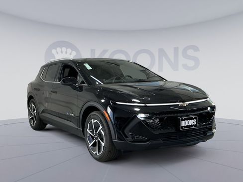 New 2026 Chevrolet Equinox EV LT image 18