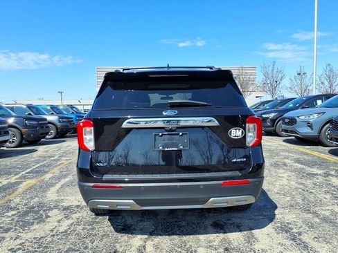 Used 2023 Ford Explorer XLT w/ Equipment Group 202A image 6