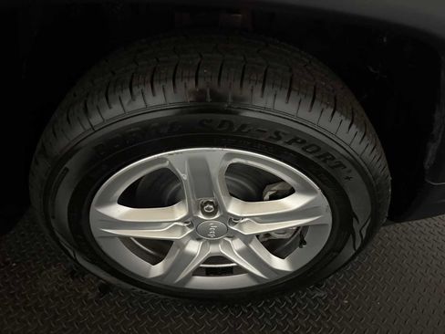 Certified 2023 Jeep Compass Latitude image 12