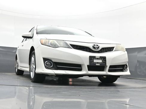 Used 2014 Toyota Camry SE FWD image 47