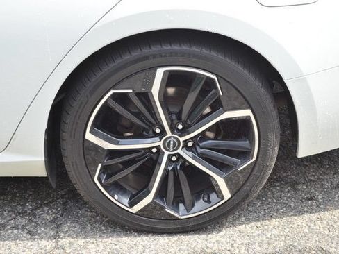Used 2024 Nissan Altima 2.5 SR FWD image 12