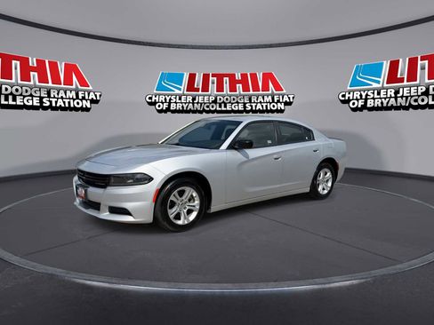 Used 2023 Dodge Charger SXT RWD image 4
