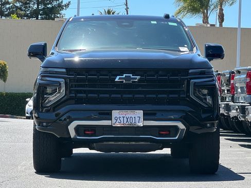 Used 2025 Chevrolet Suburban Z71 AWD/4WD image 10