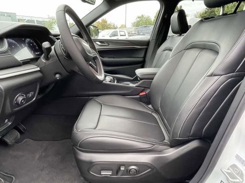 New 2025 Jeep Grand Cherokee L Limited w/ Luxury Tech Group II AWD/4WD image 21