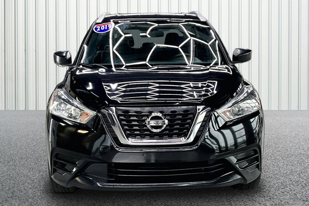 Used 2019 Nissan Kicks S FWD image 2