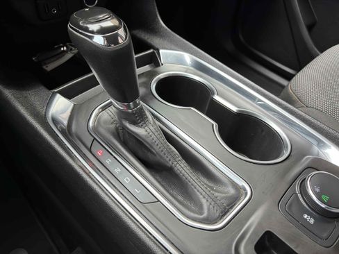 Used 2020 Chevrolet Traverse LS FWD image 24
