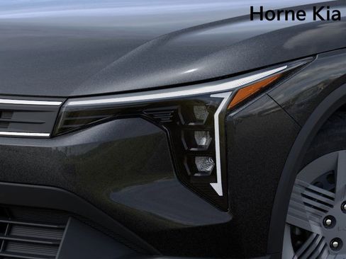 New 2025 Kia K4 LX image 10