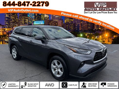 Used 2022 Toyota Highlander LE image 1