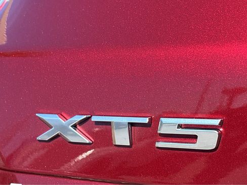 Used 2017 Cadillac XT5 Luxury w/ Driver Awareness Package image 31