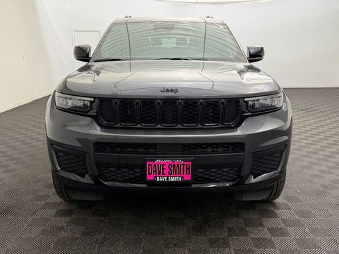 Used 2025 Jeep Grand Cherokee L Altitude image 6