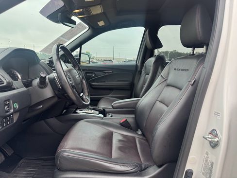 Certified 2021 Honda Ridgeline Black Edition image 10