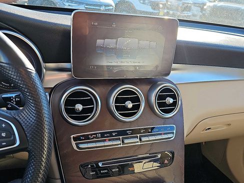 Used 2019 Mercedes-Benz GLC 350e 4MATIC image 20