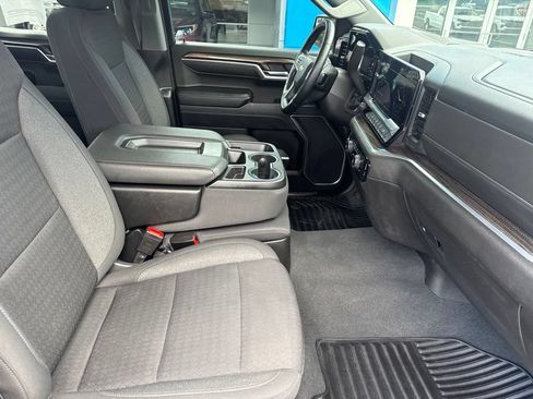 Used 2024 Chevrolet Silverado 1500 LT AWD/4WD image 12