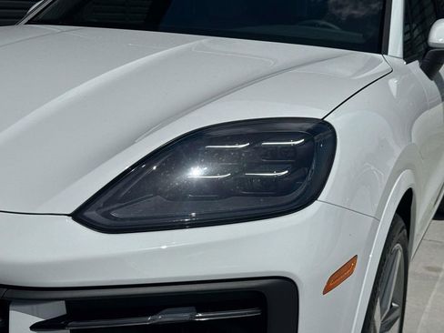 New 2026 Porsche Cayenne AWD/4WD image 7