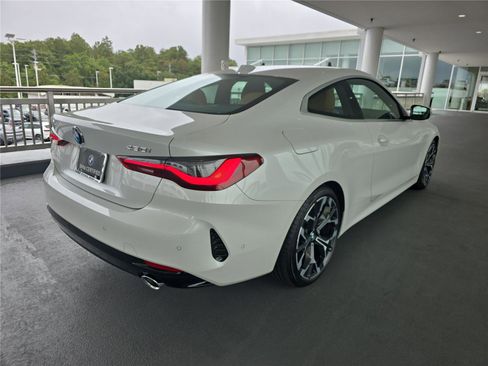 Certified 2025 BMW 430i Coupe w/ Convenience Package image 3