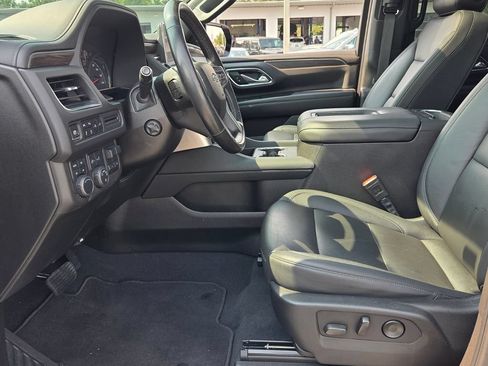 Certified 2021 Chevrolet Tahoe Z71 w/ Luxury Package AWD/4WD image 3