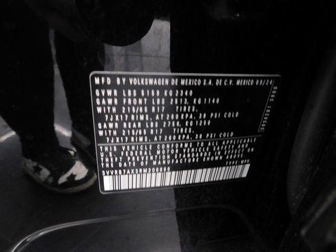 Used 2024 Volkswagen Tiguan S image 40