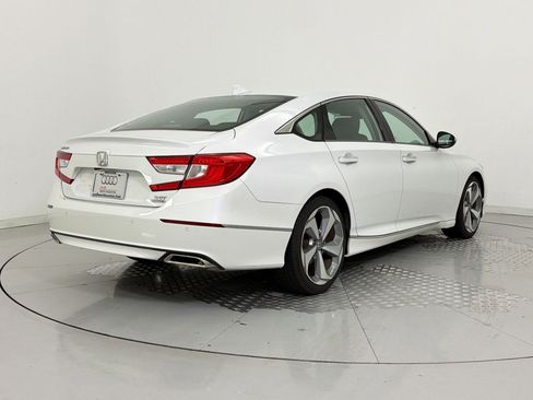 Used 2018 Honda Accord Touring image 9