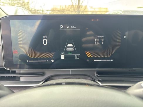 New 2026 Kia Carnival EX image 15