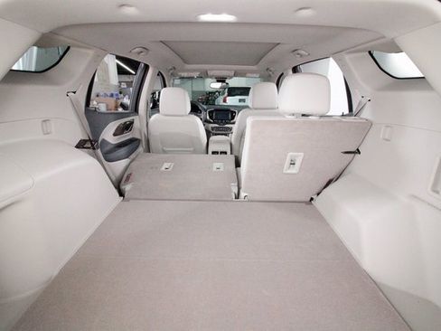 Used 2024 GMC Terrain Denali w/ Black Diamond Edition image 32