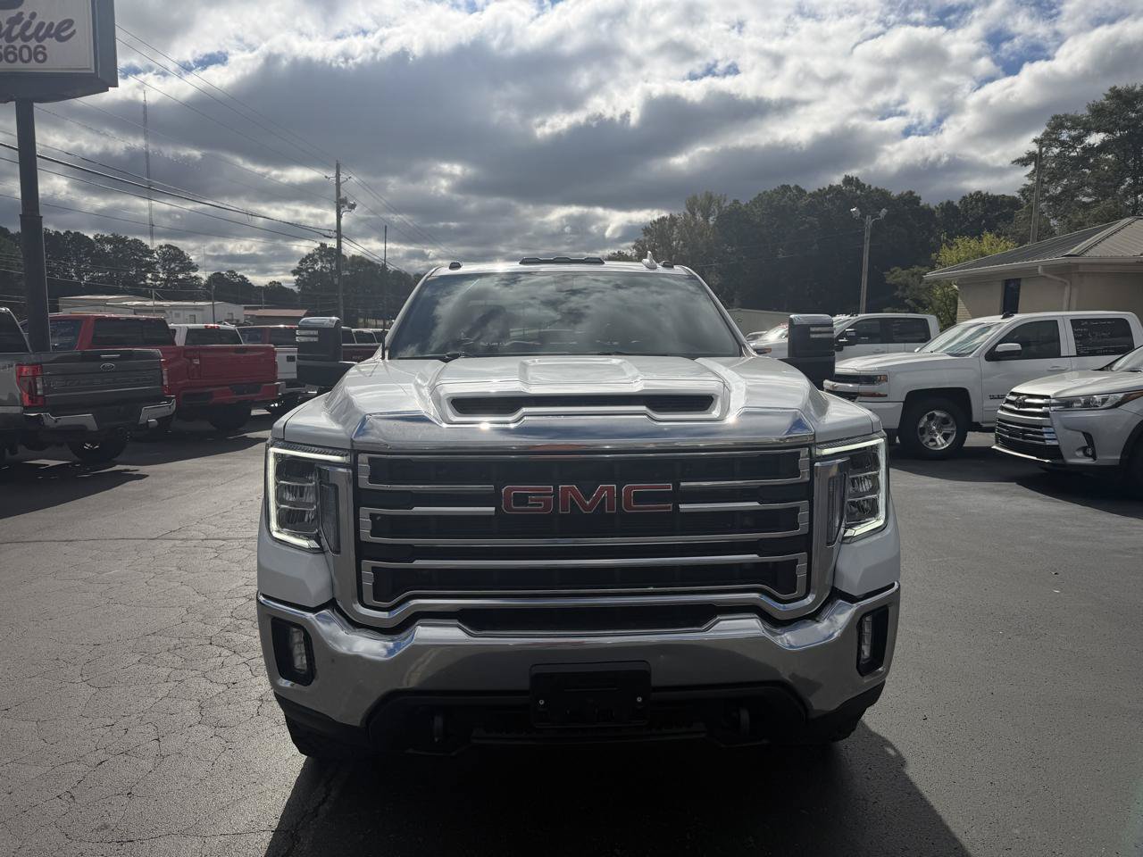 Used 2021 GMC Sierra 2500 SLT AWD/4WD image 2
