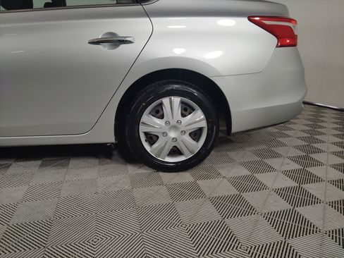 Used 2019 Nissan Sentra S image 11