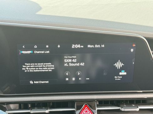 Used 2025 Kia Niro SX Touring image 24