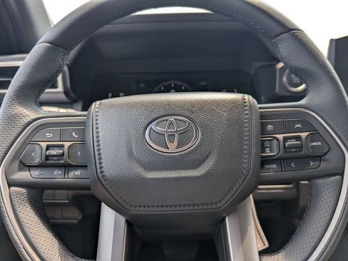 New 2026 Toyota 4Runner SR5 AWD/4WD image 19