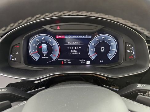 Used 2025 Audi Q8 Premium w/ Convenience Package image 21