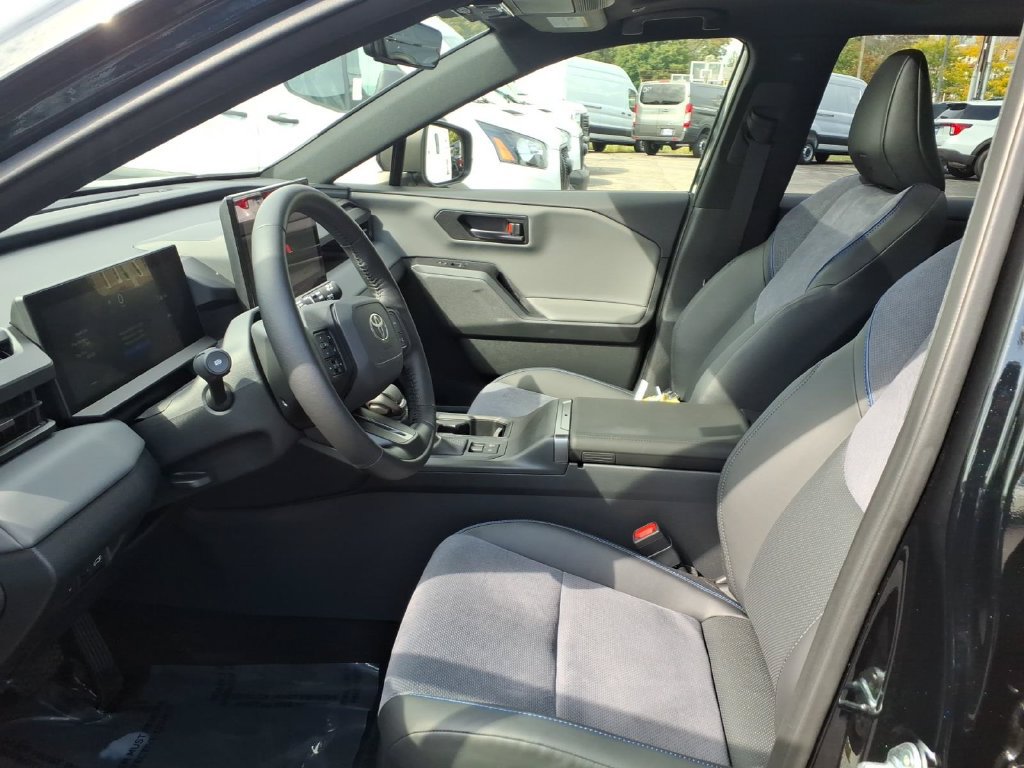 Used 2026 Toyota RAV4 XSE w/ Weather Package AWD/4WD image 19