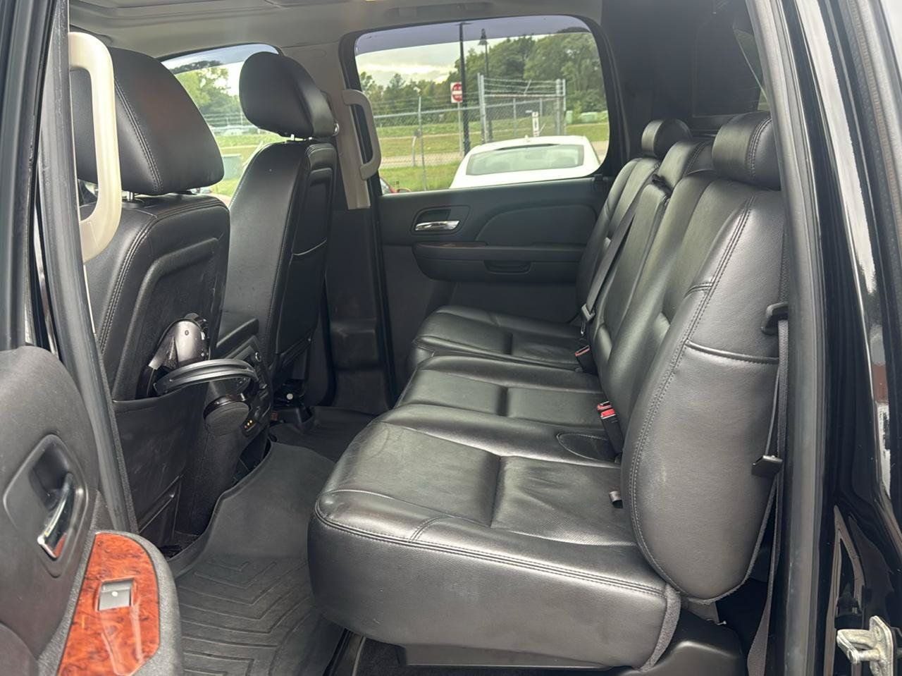 Used 2012 Chevrolet Avalanche LTZ AWD/4WD image 11