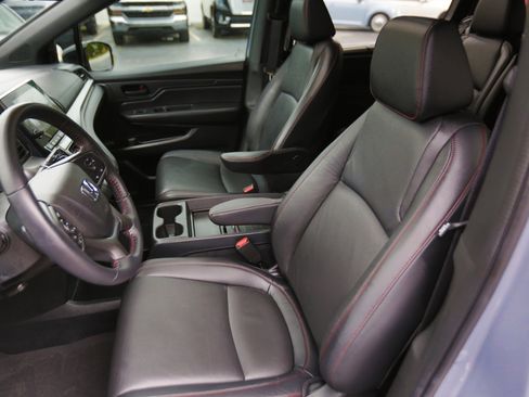 Used 2023 Honda Odyssey Sport image 5