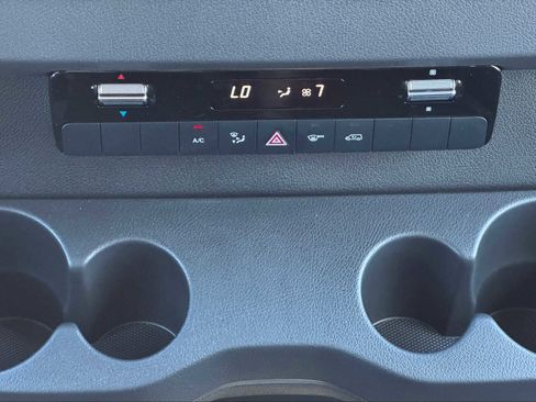 Used 2025 Mercedes-Benz Sprinter 2500 image 17