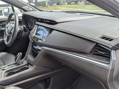 Used 2020 Cadillac XT5 Premium Luxury w/ LPO, Floor Liner Package image 24