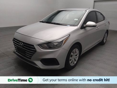 Used 2020 Hyundai Accent SE FWD image 1