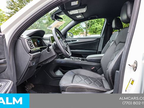 Used 2024 Volkswagen Atlas Cross Sport SE FWD image 18