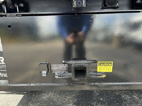 New 2025 Chevrolet Low Cab Forward image 9